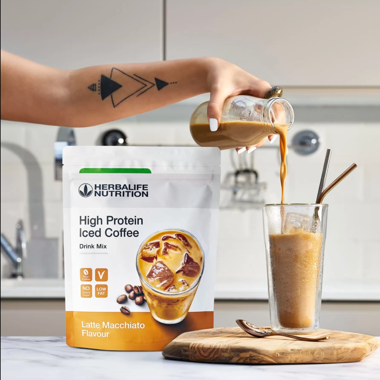 Herbalife Yüksek Proteinli Soğuk Kahve Karışımı Latte Macchiato